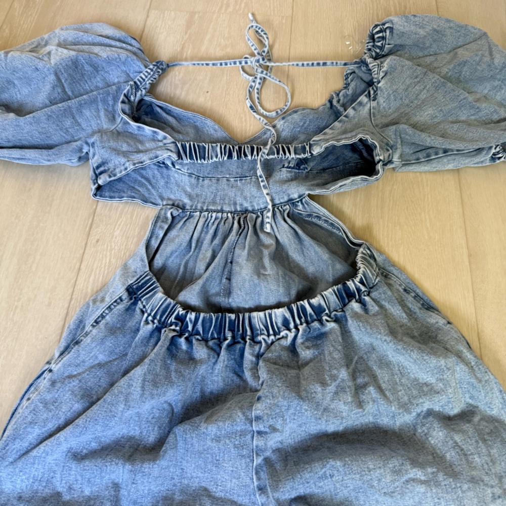 Vici Light Blue Denim Jumpsuit - EUC - Large - CGM Viral - Picture 8 of 11